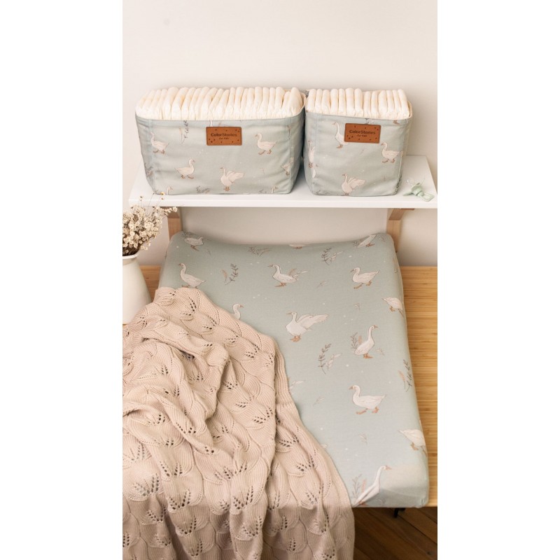 Bedsheet to changing mat - Happy Goose Olive